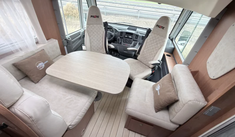 PILOTE AVENTURA G740 lleno