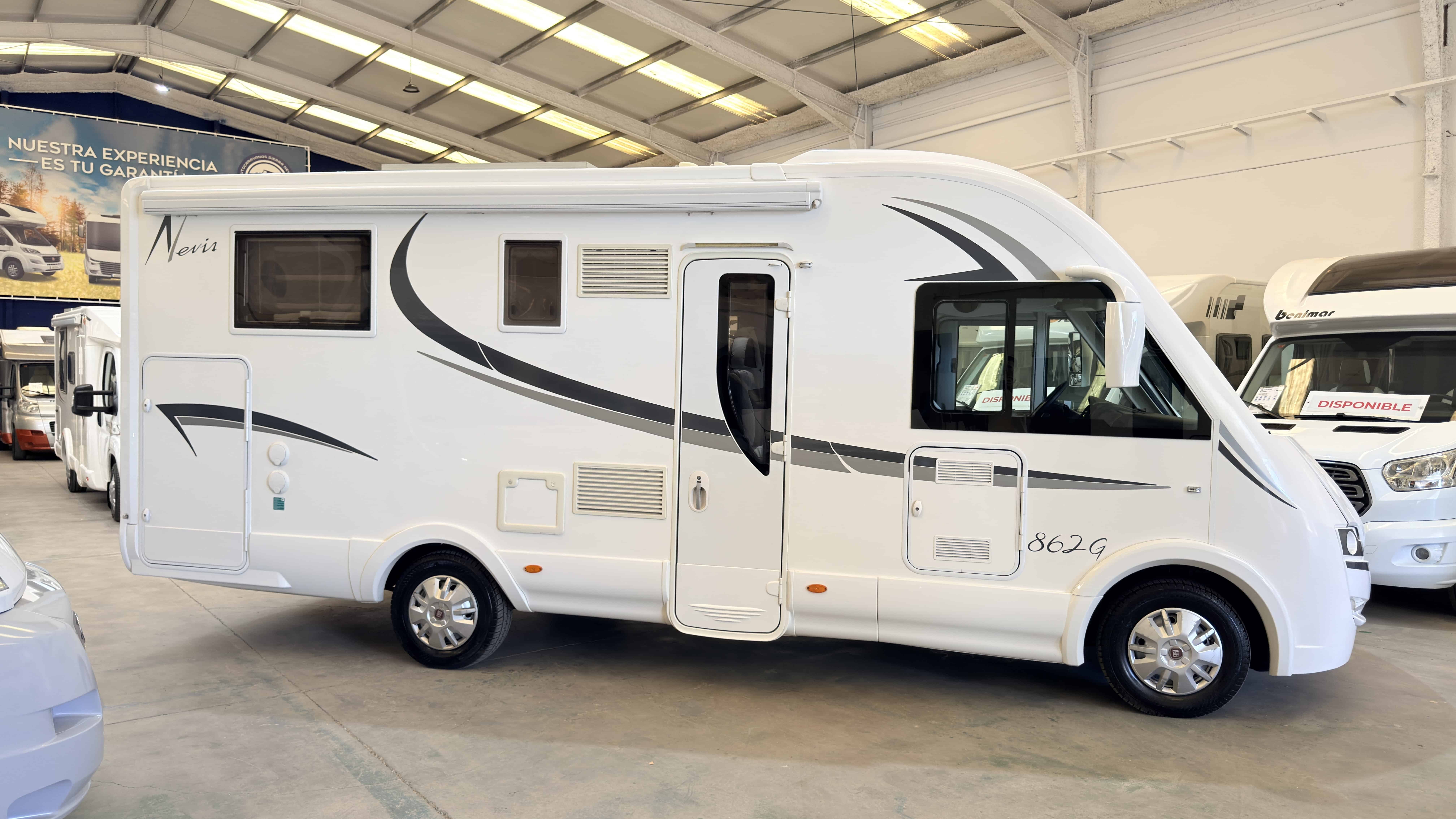 MCLOUIS NEVIS 862G E26/60 - autocaravana de segunda mano