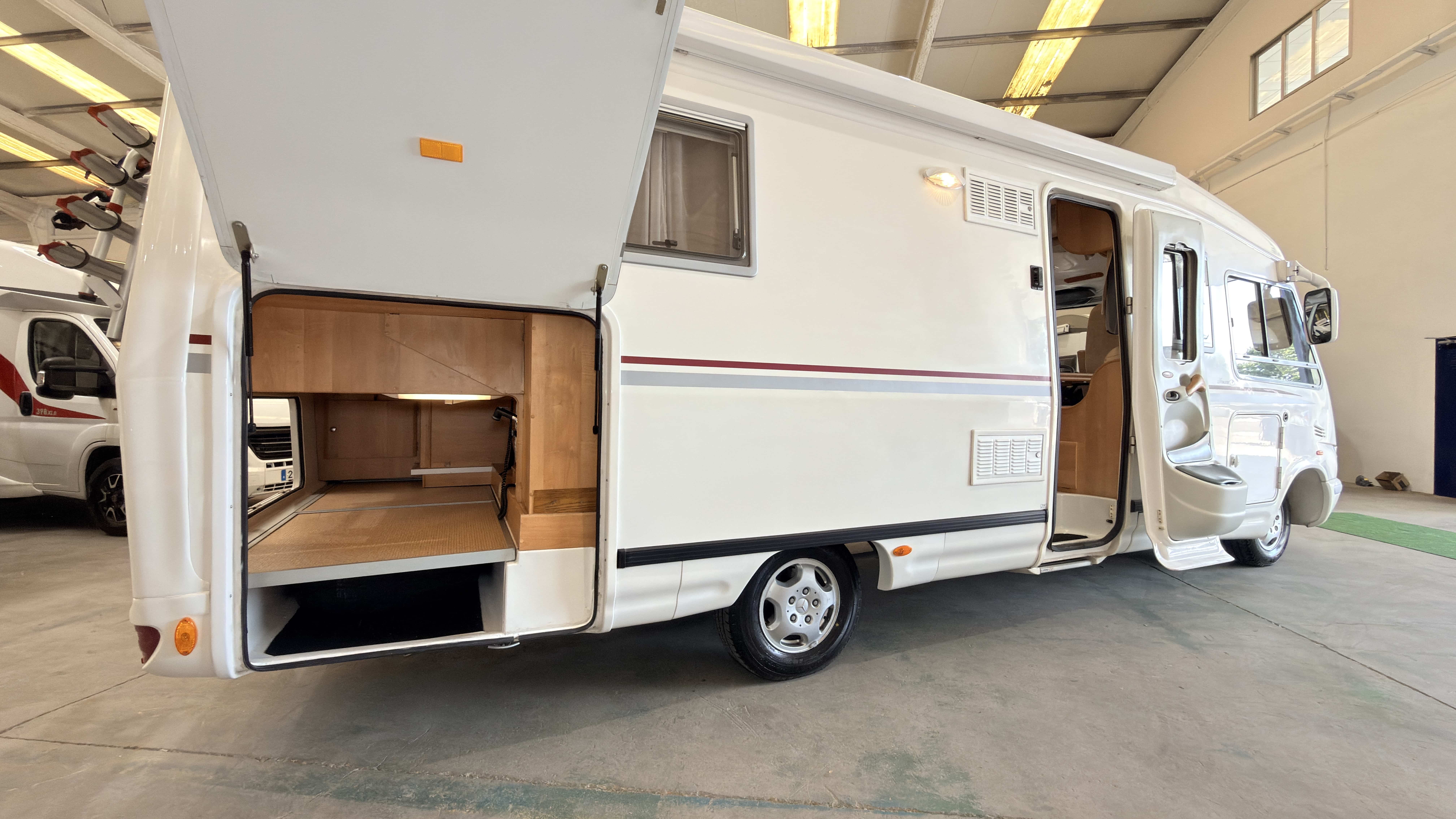 LE VOYAGEUR LVX 700230 - autocaravana de segunda mano