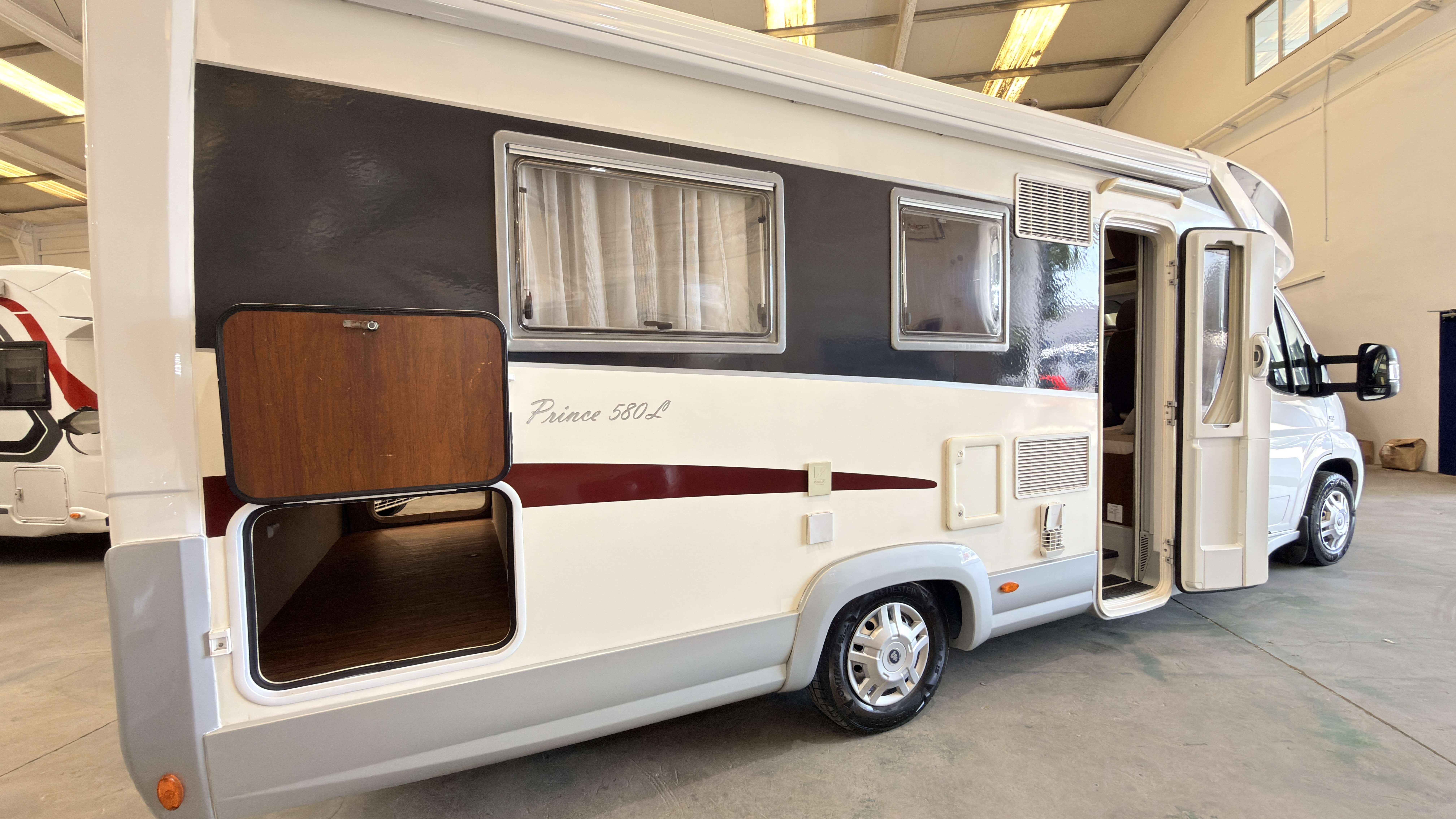 ELNAGH PRINCE 580L 730230 - autocaravana de segunda mano